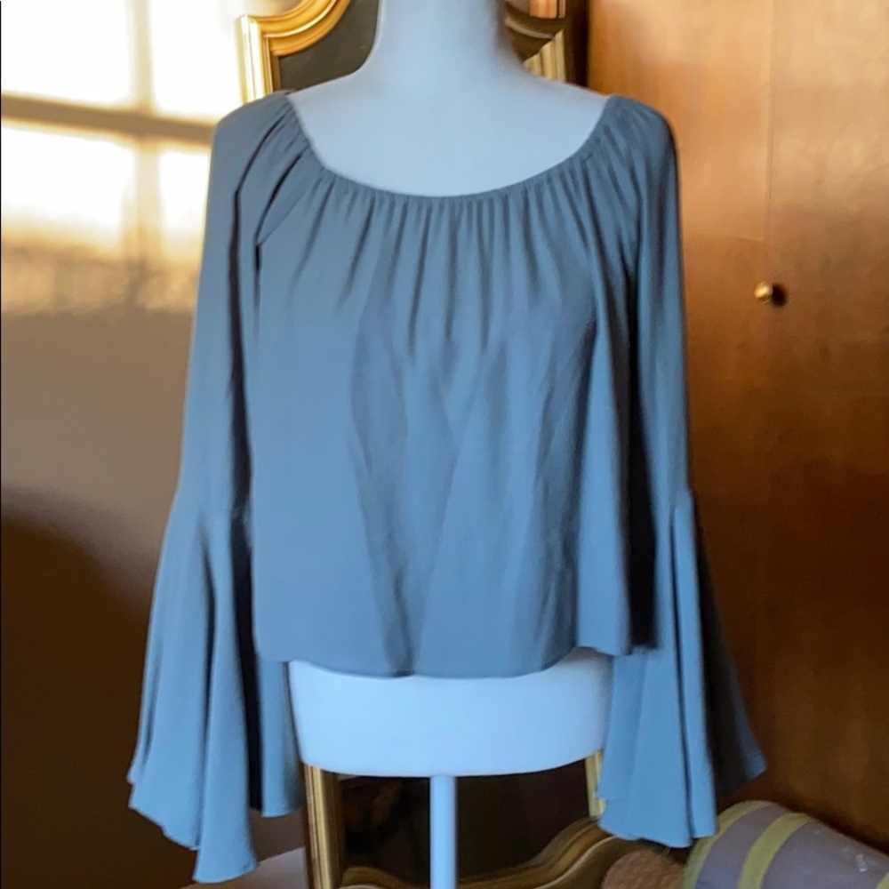 Roe + May Slate blue, top with bell sleeves❤️🙌🏼